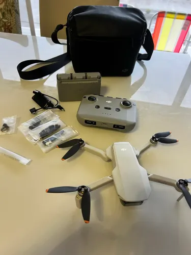 Mini 2 Fly More Combo - Câmera 4K | 3 Baterias Originais
