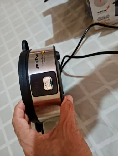 Máquina de cozinhar ovos e fazer omelete