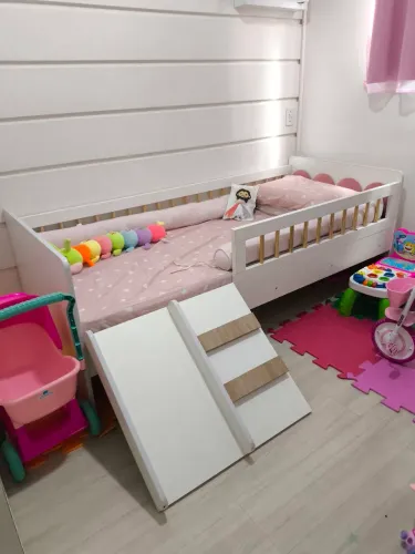 Cama c/colchão(colchão sem costura especial para bebê)Montessoriana c/escorrega 349,00