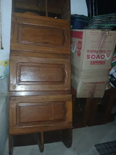 Armário de madeira $ 250