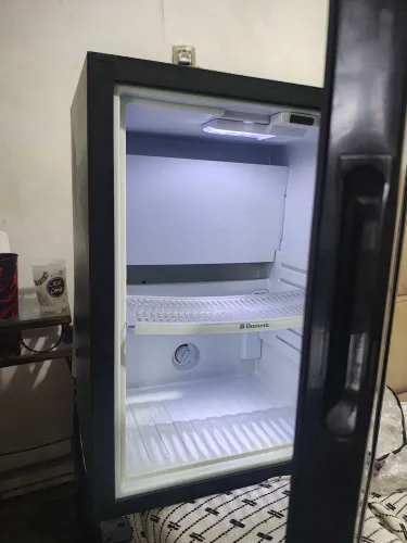 Mini bar auto luxo Dometic semi novo.