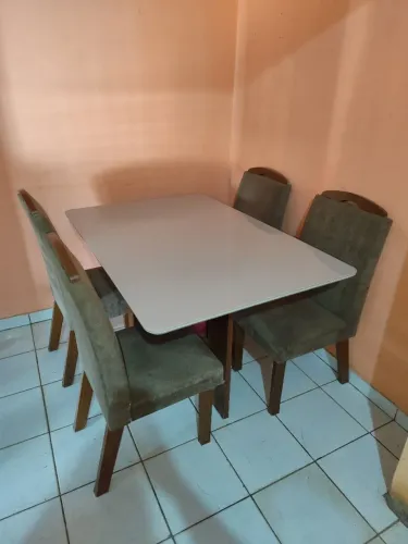 Mesa de vidro 4 cadeiras 135X90