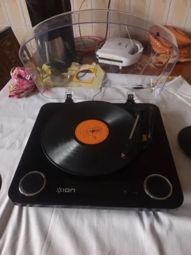 Toca Discos Ion Audio Max Lp leia descrição