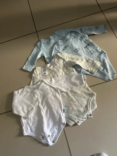 Lote body bebê RN e P 4 peças