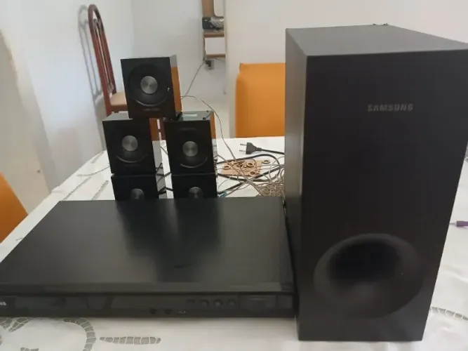 Vende se Home theater Samsung Original em ótimo estado...