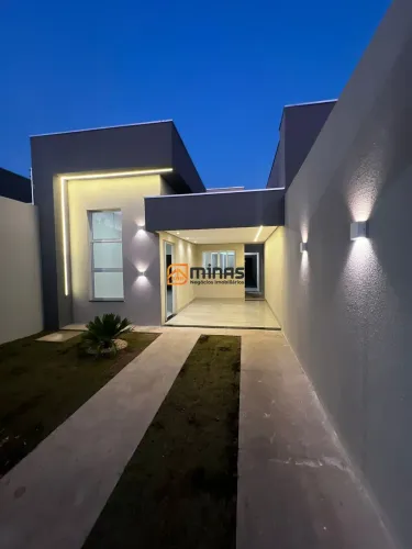 Casa térrea com 2 e 3 quartos (1 suíte) e piscina no Coophema