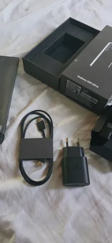 Carregador e caixa s25ultra novo