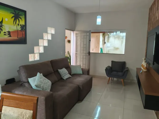 Casa térrea à venda com 3 quartos no Bairro Granada - Uberlândia - MG