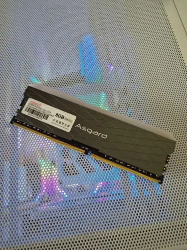 1 Pente de Memória RAM 8 GB Asgard 3200 MHz