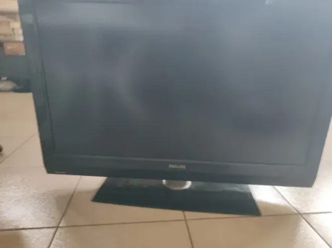 TV Philips 42 + Amazon Firestick incluso - Transforma a TV em Smart TV