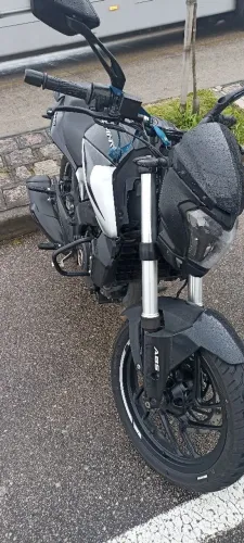 Dominar 250 com apenas 12000 km financiada