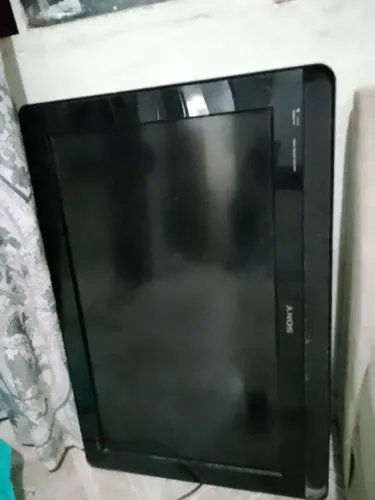 São 2 tv pra tira peças uma da Samsung e a outra da Sony