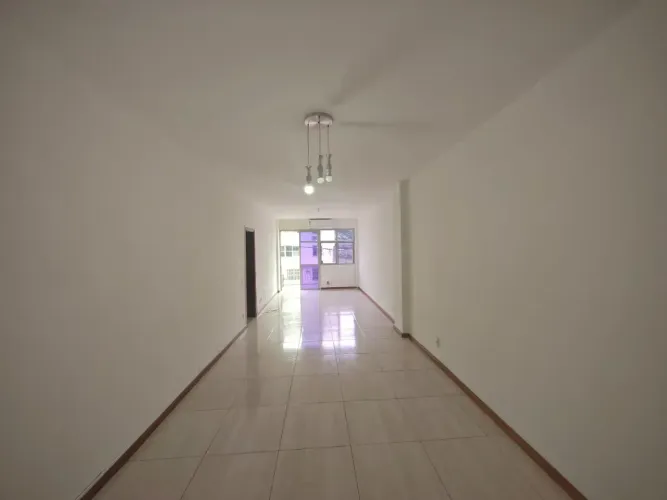 Rua do Bispo junto a Haddock Lobo Varanda, 3 quartos, suite e 2 vagas.