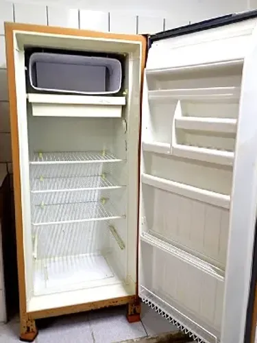 [DESCONTÃO] Geladeira Consul 375 L Espaçosa - 3 x R$100 no cartão de crédito