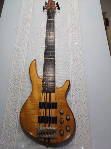 baixo cort A6 dos primeiros, todo original 