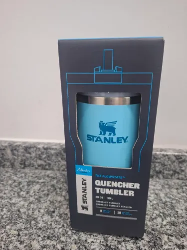 Copo Stanley azul com canudo 591 mL
