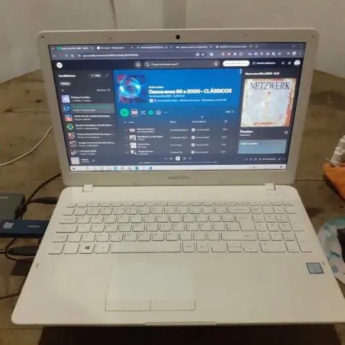 Notebook Samsung DDR4 4GB RAM, i3-6006U, SSD 256GB, Tela 15,6"