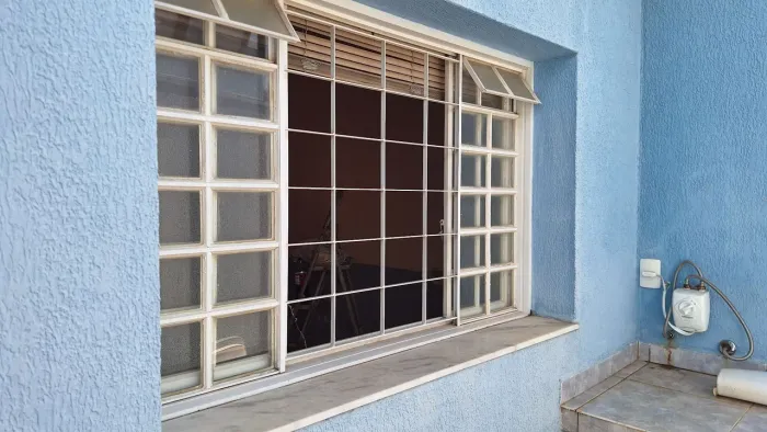 Vendo janela de aço com vidros, 1,00 X 1,50 !!
