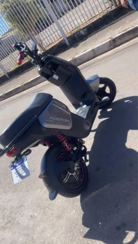 Vende-se scooter elétrica
