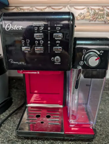 Cafeteira Oster Prima Latte Vermelha 