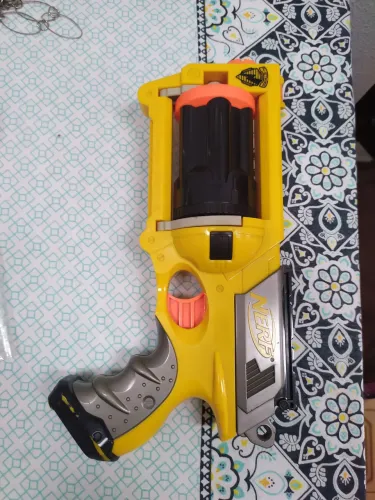 Nerf Maverick Rev-6 Amarelo
