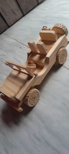 Carrinho de Madeira