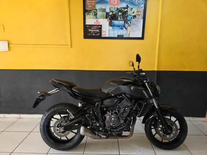 YAMAHA MT07 ABS, 2022.( único dono).