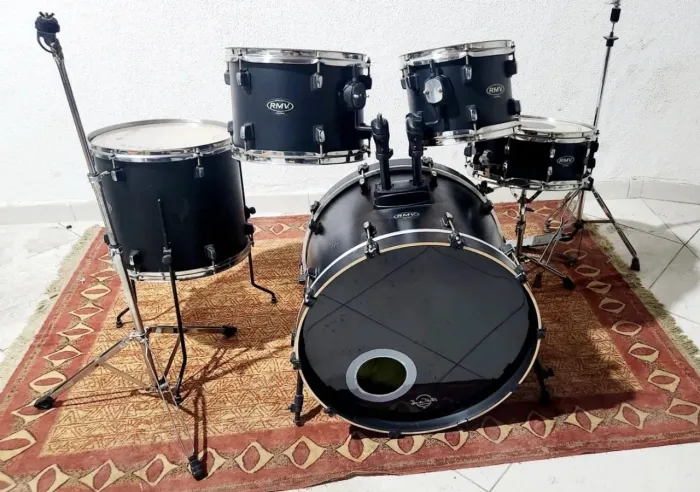 Bateria RMV com ferragens e Brindes