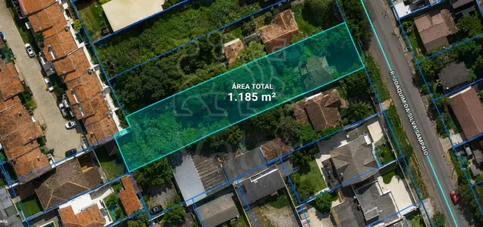 Terreno de 1.185 m² nas Mercês 900 m do Parque Barigui
