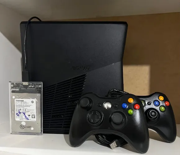 Xbox 360 slim Desbloqueado + 140 jogos