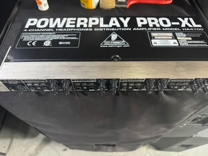 Behringer Powerplay Pro-XL HA4700 - Amplificador de Fones 4 Canais