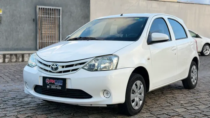 Toyota Etios X 1.3 Flex 16V 5P Mec. 2014