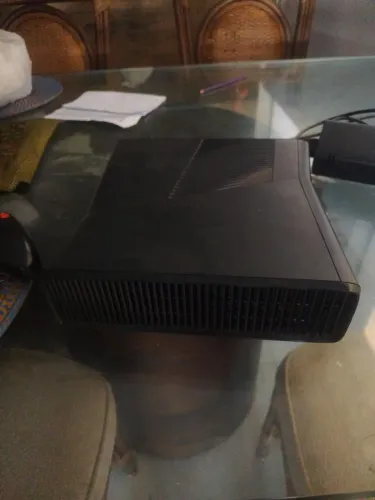 XBOX 360 SLIM + 2 CONTROLES