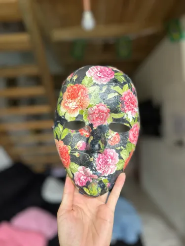 Máscara mística floral