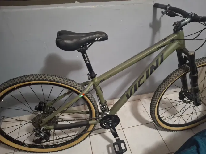 Bike vicini top