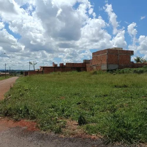Vendo Agio Lote em uma AV Comercial de Esquina
