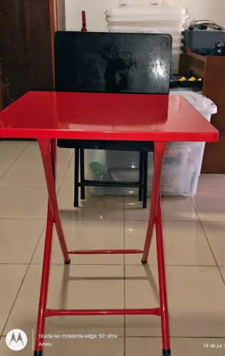 Mesa dobrável de bar vermelha 