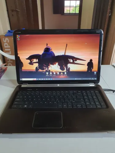 Lap top HP Pavilion dv7 17" Usado