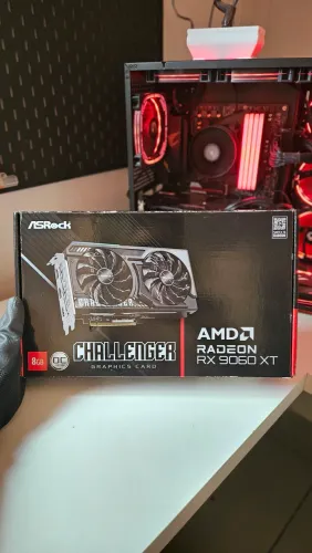 Placa de video RX 9060XT 8GB AMD Radeon