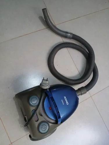 Vendo um aspirador de pó da marca Arno