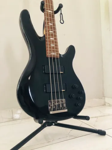 Baixo yamaha TRB 1004