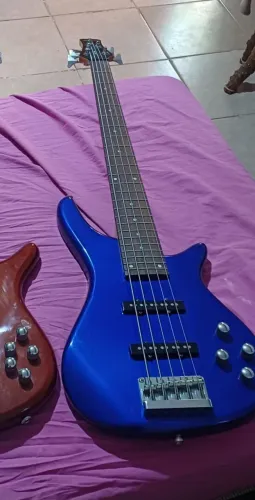 Baixo 5 cordas ativo strinberg