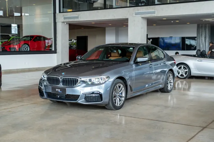 BMW 530E M Sport 2.0 Turbo Híbrido Aut. 2020