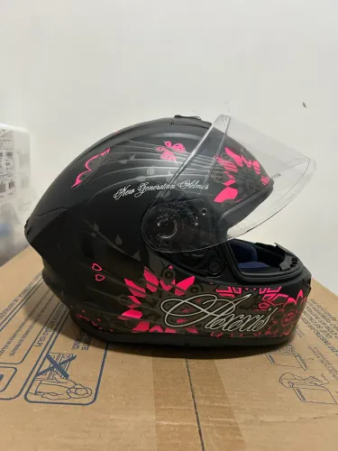 Capacete Feminino / Marca: Axxis