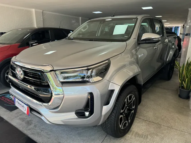 Toyota Hilux CD SRX Plus 4X4 2.8 TDI Die. Aut. 2024
