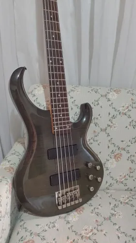 Baixo Ibanez BTB305