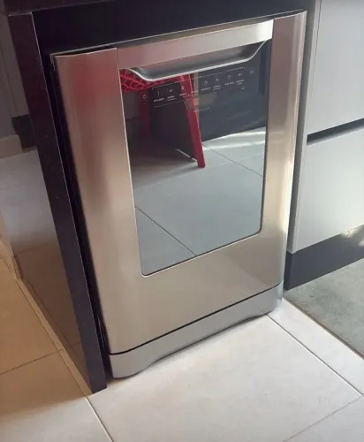 Vendo Maquina de lavar louças Eletrolux 14 serviços.