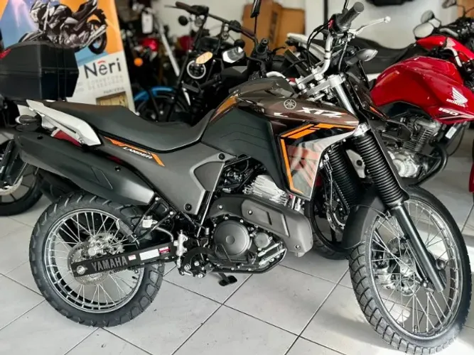 Yamaha Lander 0km emplacada sem uso consulte troca