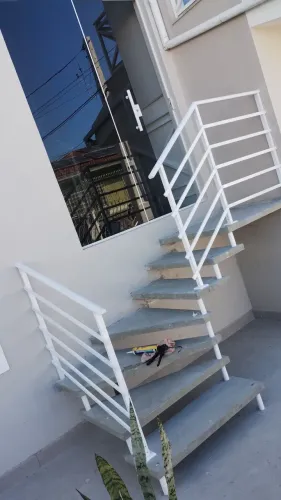 Corrimão pra escada e Guarda corpo de proteção pra sacadas portas e Janelas de vidros 