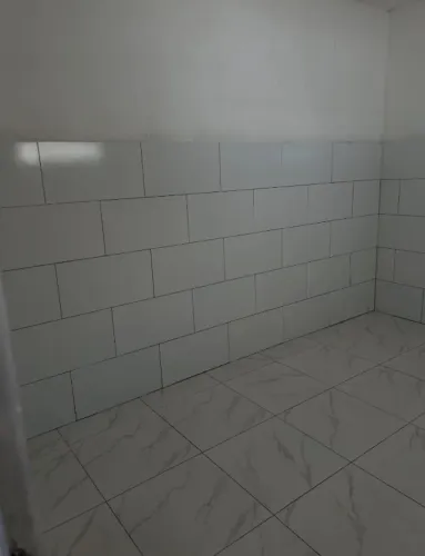 Sala Comercial -Parque das Américas -Praia Grande/SP (FUNDOS) Dois cômodos e um banheiro